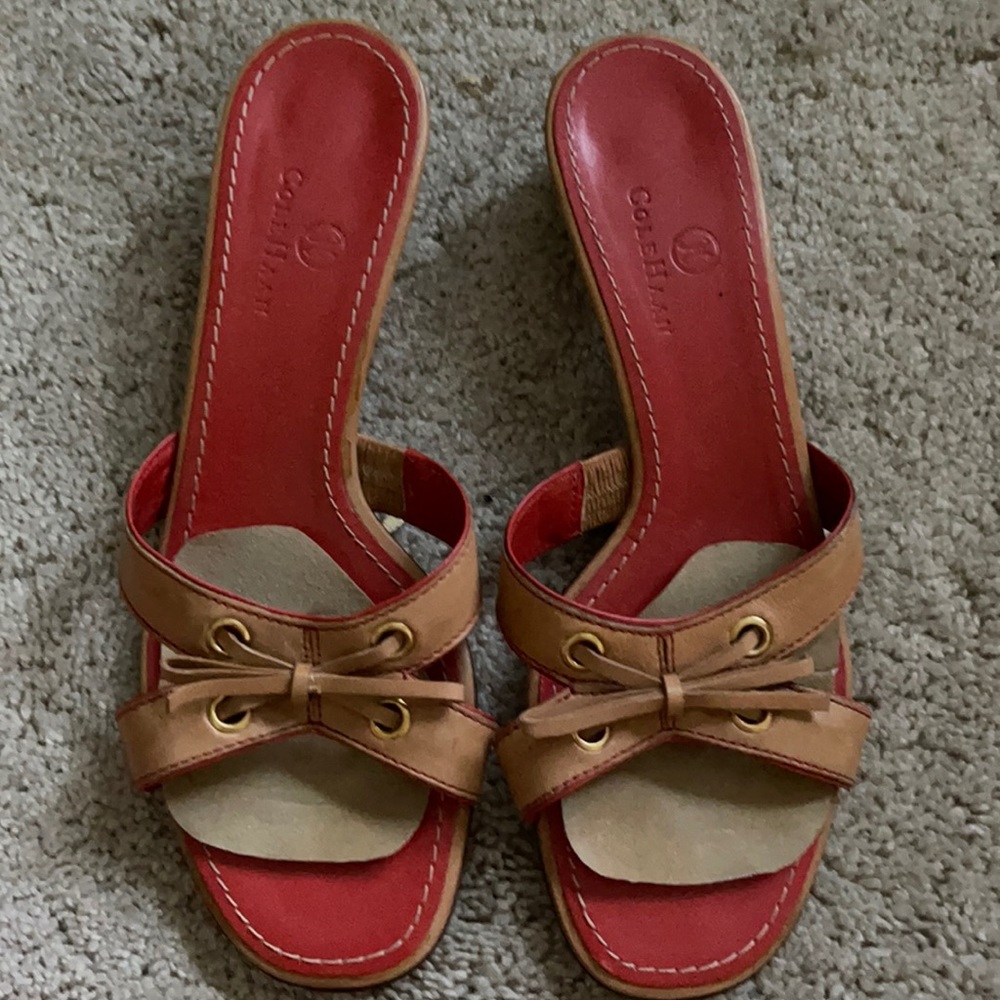Coke Hasn’t kitten heel sandals
